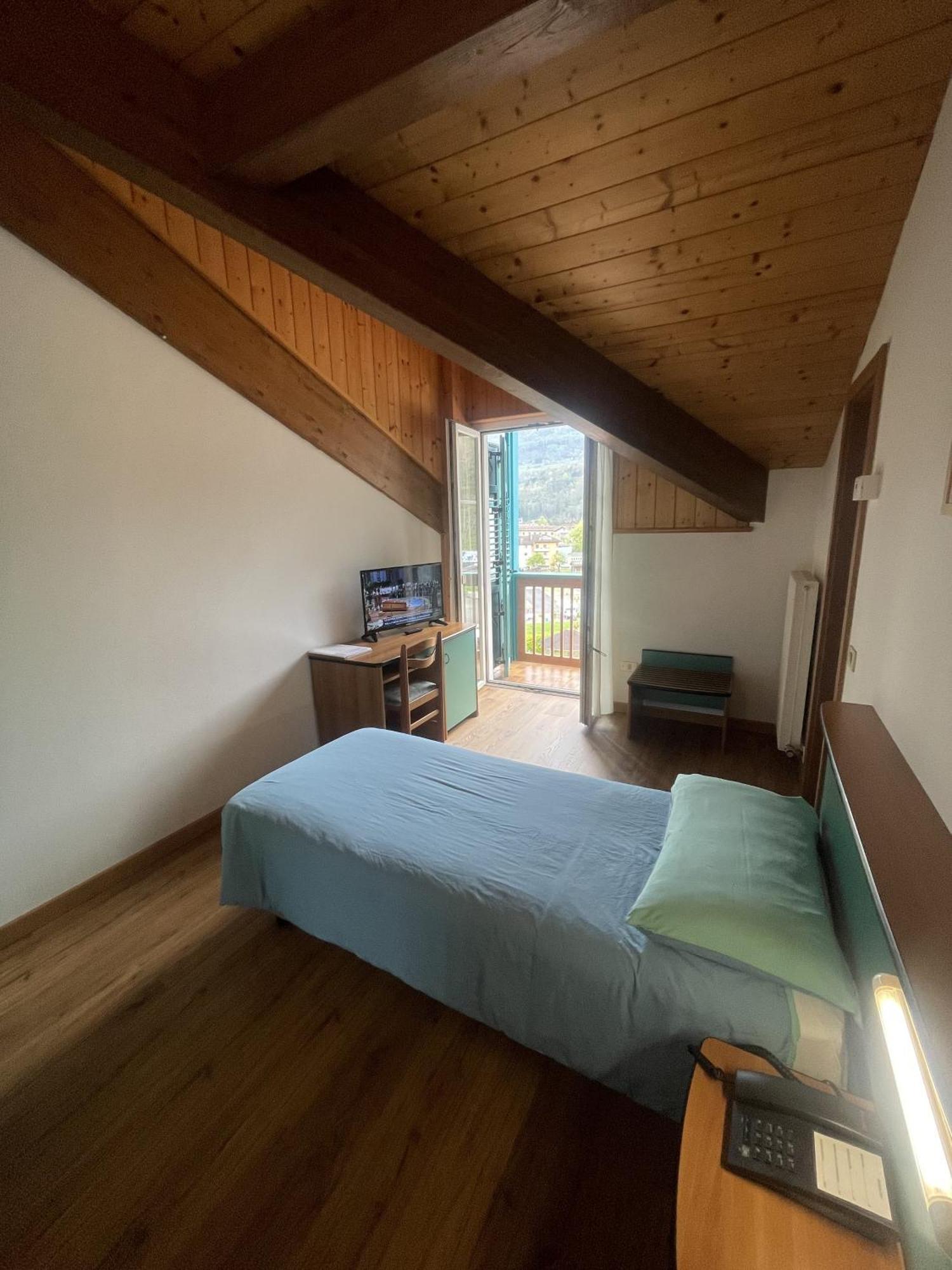 Hotel Bel Sit Comano Terme Exterior photo